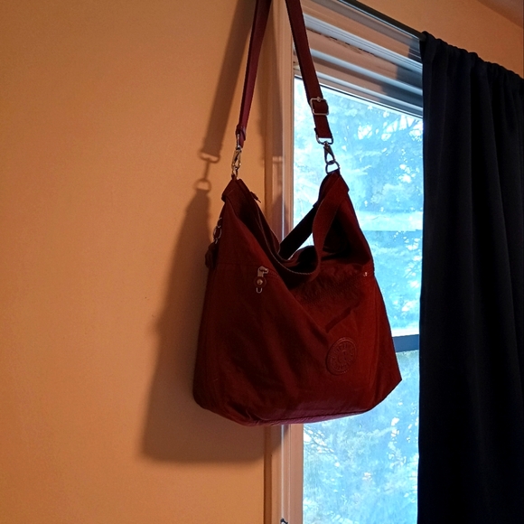 Intense Maroon Esti - Picture 8 of 8